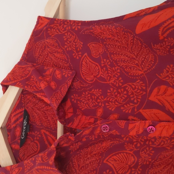 Tropical Sleeveless Blouse - Picture 6 of 12